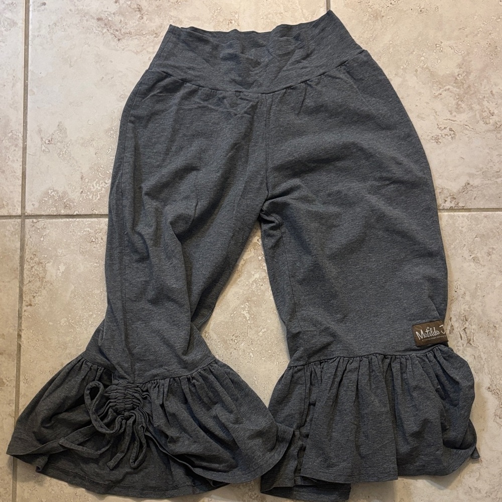 Matilda Jane Charcoal Ruffle Hem Capri Pants